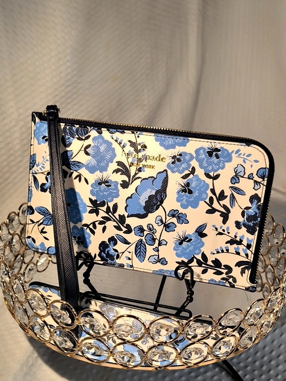 kate spade new york Lucy Vase Floral L Corner Zip Wristlet Clutch in Blue NWOT